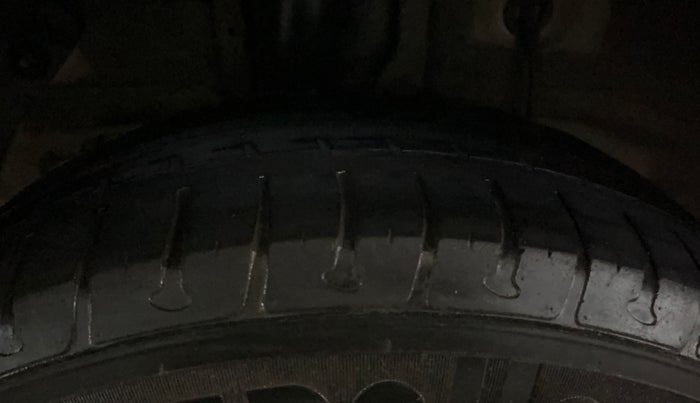 2015 Hyundai Elite i20 SPORTZ 1.2, Petrol, Manual, 54,437 km, Right Rear Tyre Tread