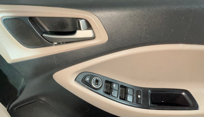 2015 Hyundai Elite i20 SPORTZ 1.2, Petrol, Manual, 54,437 km, Driver Side Door Panels Control