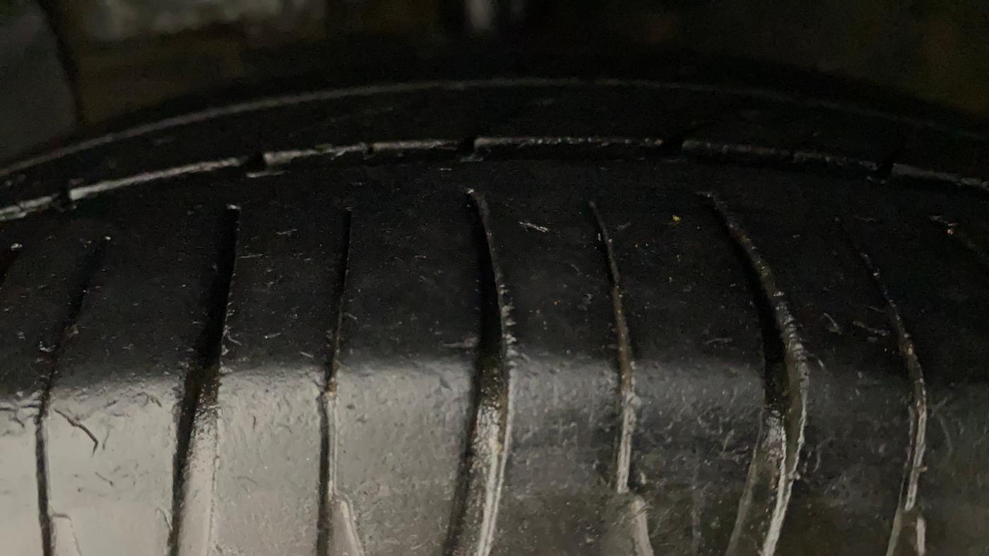 2019 Hyundai Grand i10 SPORTZ 1.2 KAPPA VTVT, CNG, Manual, 71,805 km, Left Front Tyre Tread