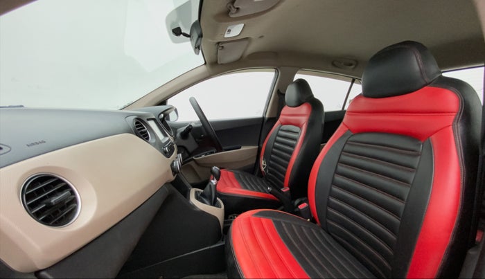 2019 Hyundai Grand i10 SPORTZ 1.2 KAPPA VTVT, CNG, Manual, 71,805 km, Right Side Front Door Cabin