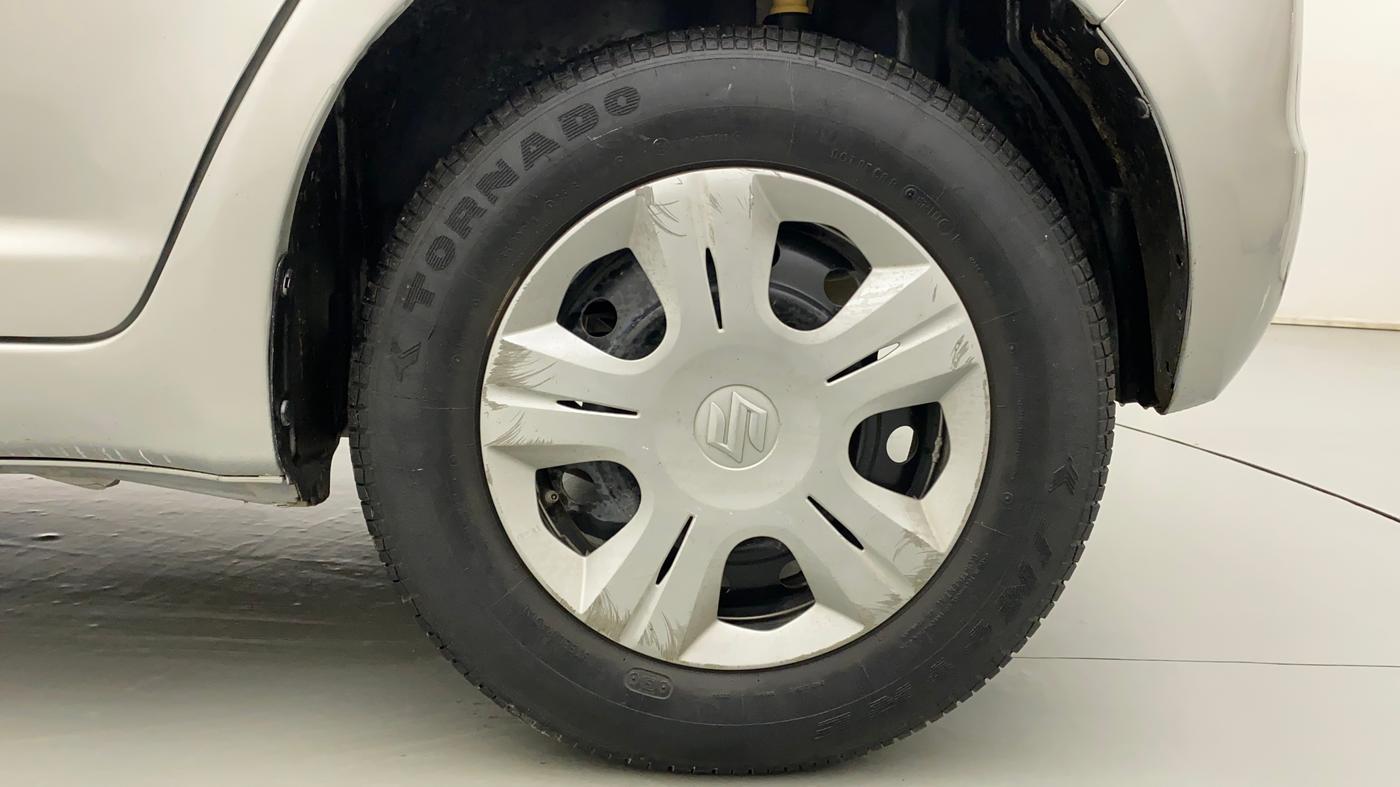 2011 Maruti Swift VXI, Petrol, Manual, 28,843 km, Left Rear Wheel