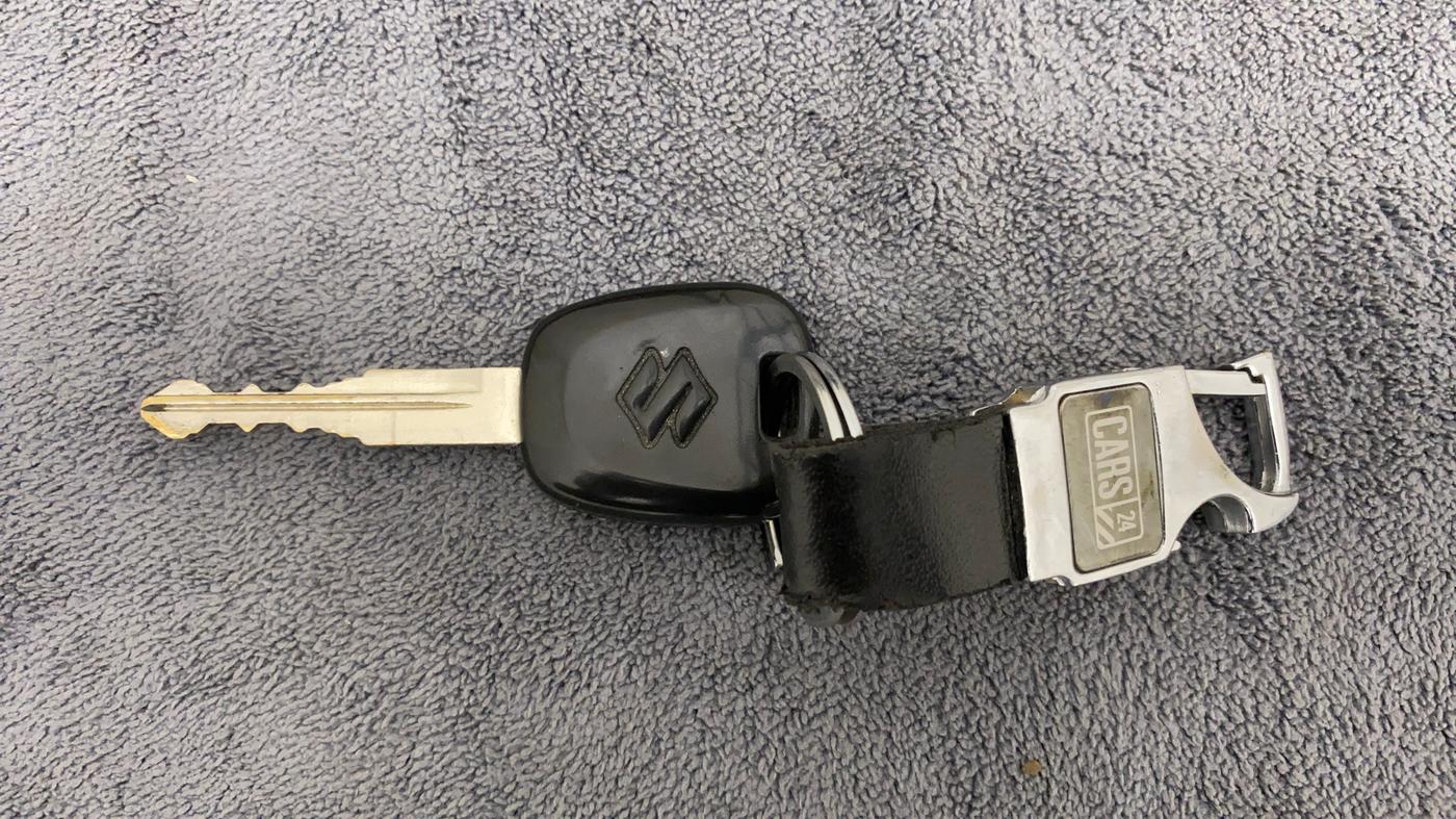 2011 Maruti Swift VXI, Petrol, Manual, 28,843 km, Key Close Up