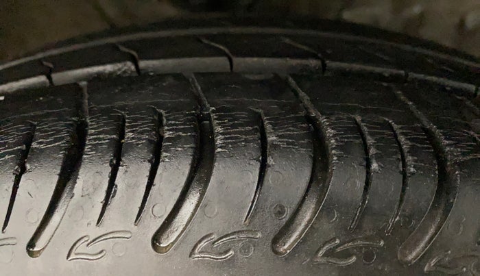 2020 Maruti S PRESSO VXI (O) CNG, CNG, Manual, 28,113 km, Right Front Tyre Tread
