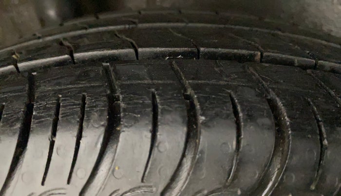 2020 Maruti S PRESSO VXI (O) CNG, CNG, Manual, 28,113 km, Right Rear Tyre Tread