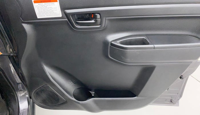 2020 Maruti S PRESSO VXI (O) CNG, CNG, Manual, 28,113 km, Driver Side Door Panels Control
