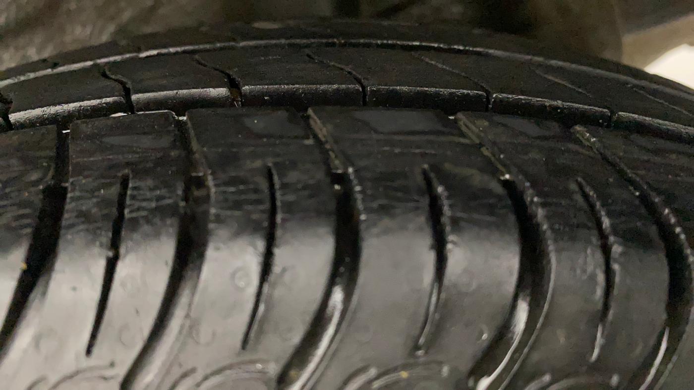 2020 Maruti S PRESSO VXI (O) CNG, CNG, Manual, 28,113 km, Left Rear Tyre Tread