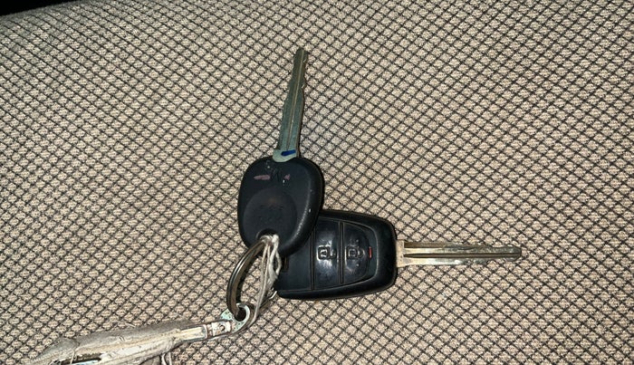 2015 Hyundai Grand i10 MAGNA 1.2 KAPPA VTVT, Petrol, Manual, 42,111 km, Key Close Up