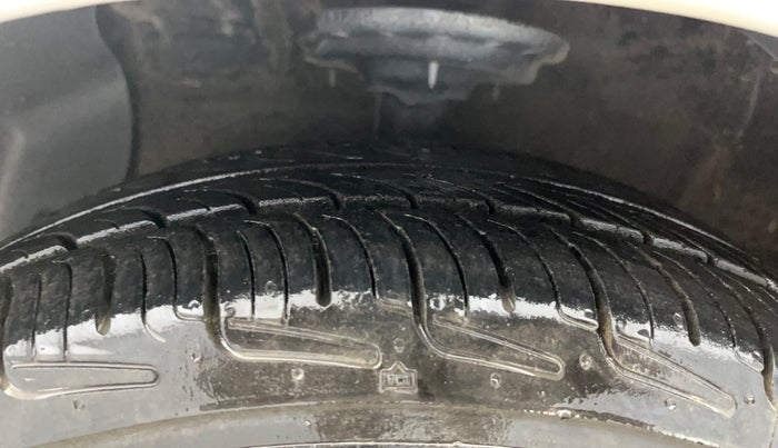 2015 Hyundai Grand i10 MAGNA 1.2 KAPPA VTVT, Petrol, Manual, 42,111 km, Left Front Tyre Tread