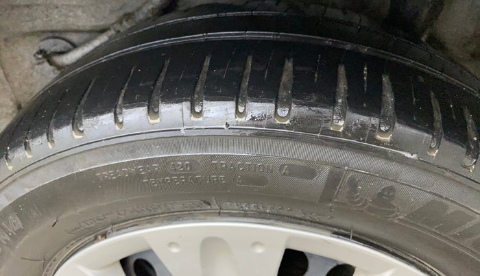 2016 Honda Amaze 1.2L I-VTEC SX, CNG, Manual, 1,23,543 km, Left Rear Tyre Tread