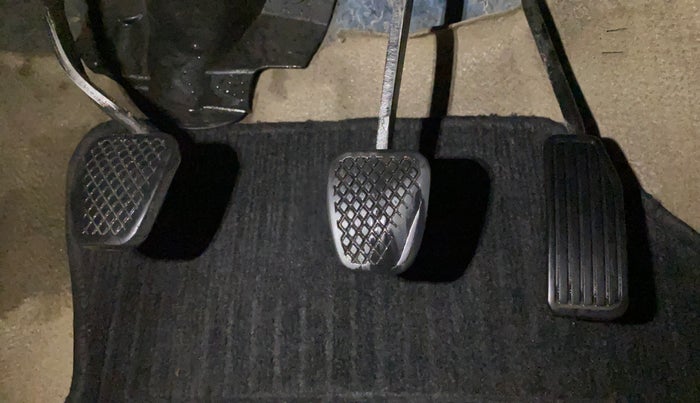 2016 Honda Amaze 1.2L I-VTEC SX, CNG, Manual, 1,23,543 km, Pedals