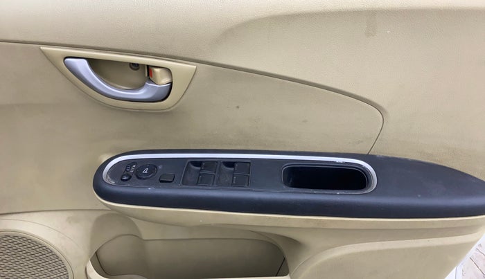 2016 Honda Amaze 1.2L I-VTEC SX, CNG, Manual, 1,23,543 km, Driver Side Door Panels Control