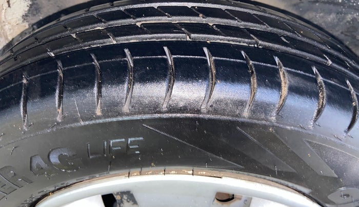 2018 Maruti Wagon R 1.0 LXI CNG, CNG, Manual, 93,246 km, Right Front Tyre Tread