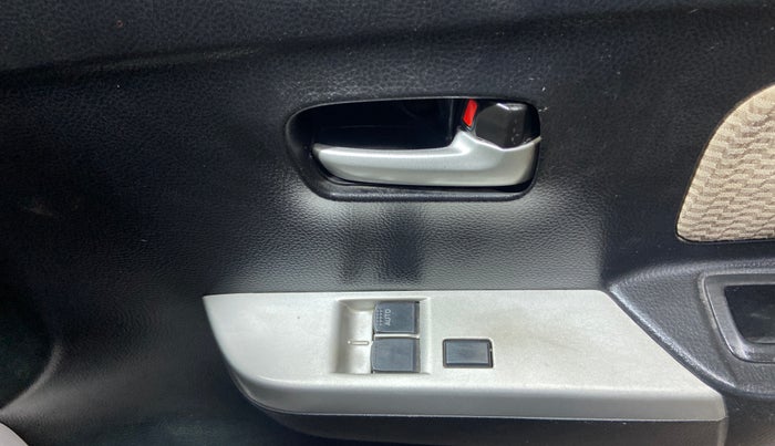 2018 Maruti Wagon R 1.0 LXI CNG, CNG, Manual, 93,246 km, Driver Side Door Panels Control