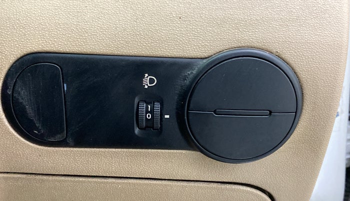 2010 Hyundai i10 SPORTZ 1.2 AT, Petrol, Automatic, 65,287 km, Dashboard - Headlight height adjustment not working