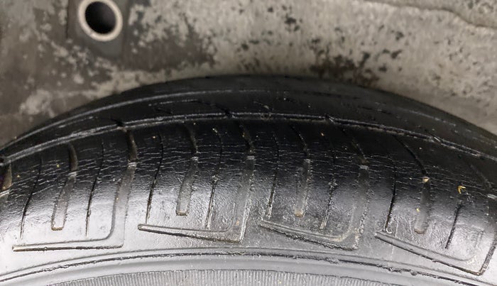 2010 Hyundai i10 SPORTZ 1.2 AT, Petrol, Automatic, 65,287 km, Right Rear Tyre Tread