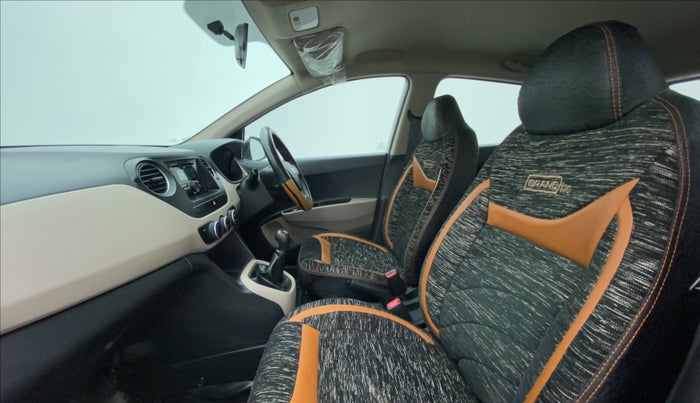 2017 Hyundai Grand i10 MAGNA 1.2 KAPPA VTVT, Petrol, Manual, 28,388 km, Right Side Front Door Cabin