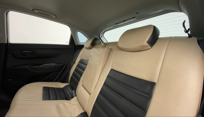 2021 Hyundai NEW I20 ASTA (O) 1.5 CRDI MT, Diesel, Manual, 98,597 km, Right Side Rear Door Cabin