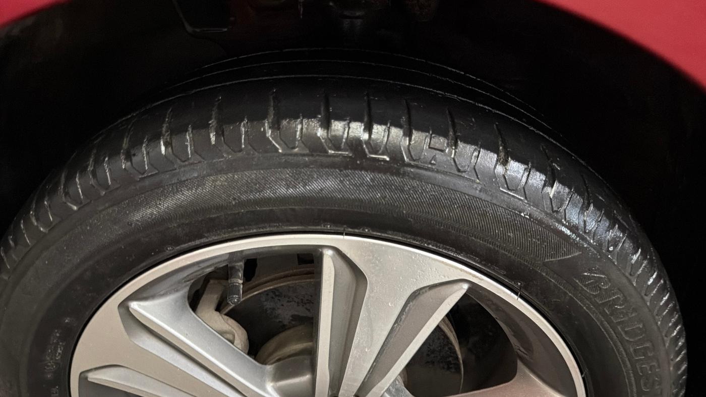 2018 Hyundai Verna 1.6 VTVT SX (O) AT, Petrol, Automatic, 42,399 km, Left Front Tyre Tread