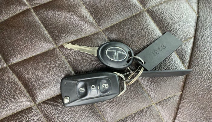2018 Tata Tiago XTA PETROL, Petrol, Automatic, 61,954 km, Key Close Up