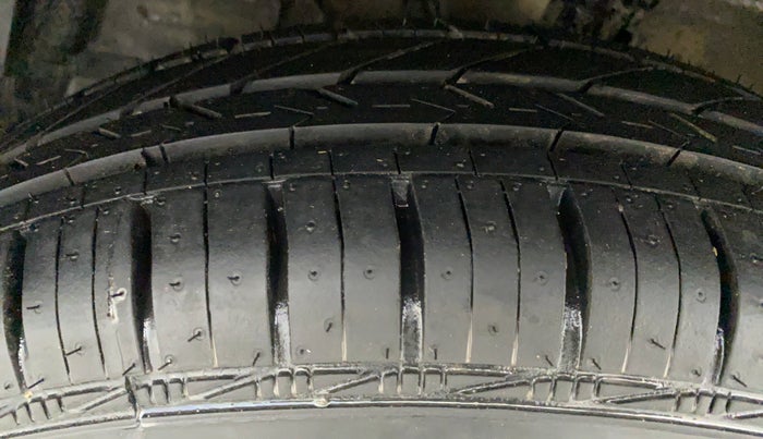 2016 Maruti Swift ZXI, Petrol, Manual, 31,324 km, Left Front Tyre Tread