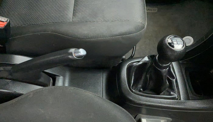2016 Maruti Swift ZXI, Petrol, Manual, 31,324 km, Gear Lever