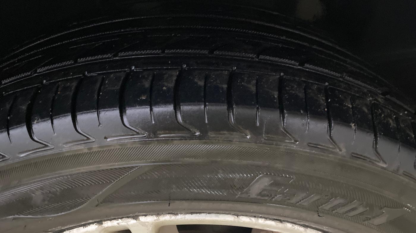 2018 Mahindra MARAZZO M6 8 STR, Diesel, Manual, 1,32,777 km, Right Front Tyre Tread