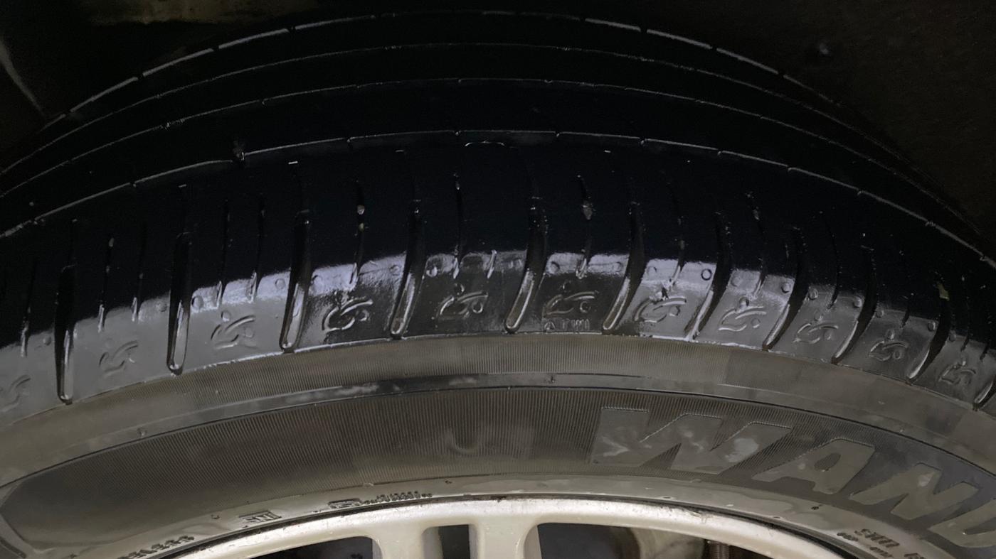 2018 Mahindra MARAZZO M6 8 STR, Diesel, Manual, 1,32,777 km, Right Rear Tyre Tread