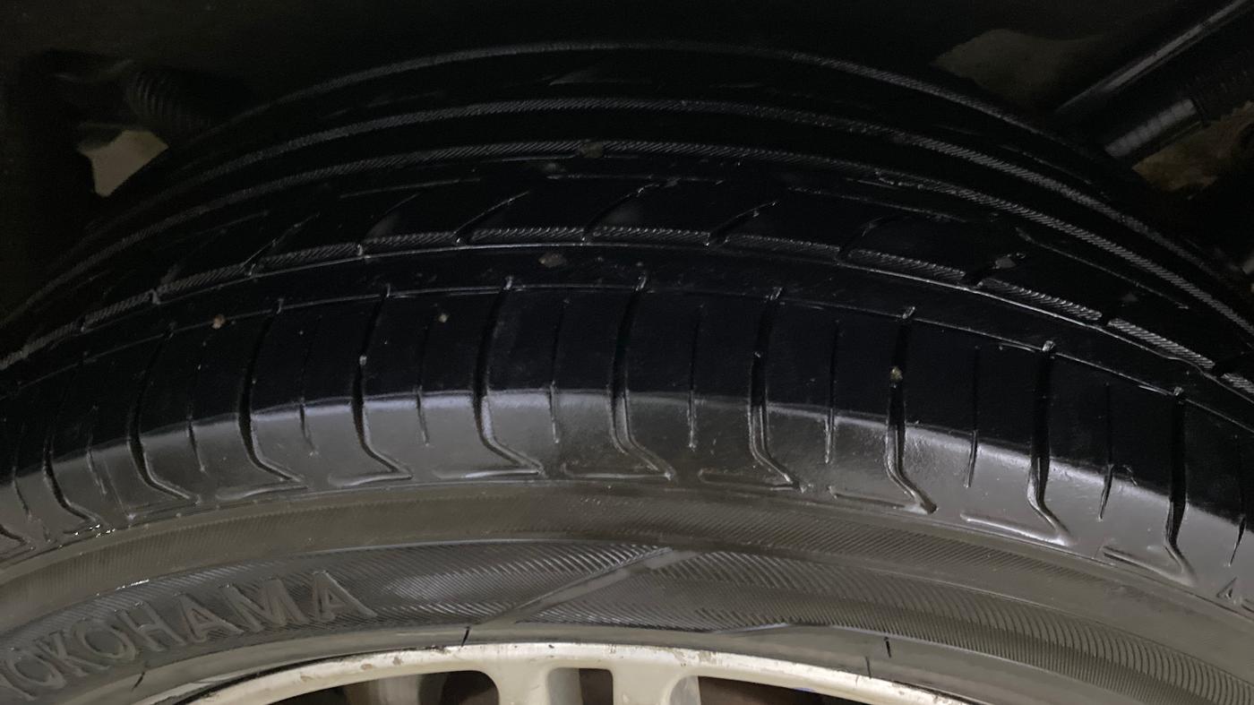 2018 Mahindra MARAZZO M6 8 STR, Diesel, Manual, 1,32,777 km, Left Rear Tyre Tread