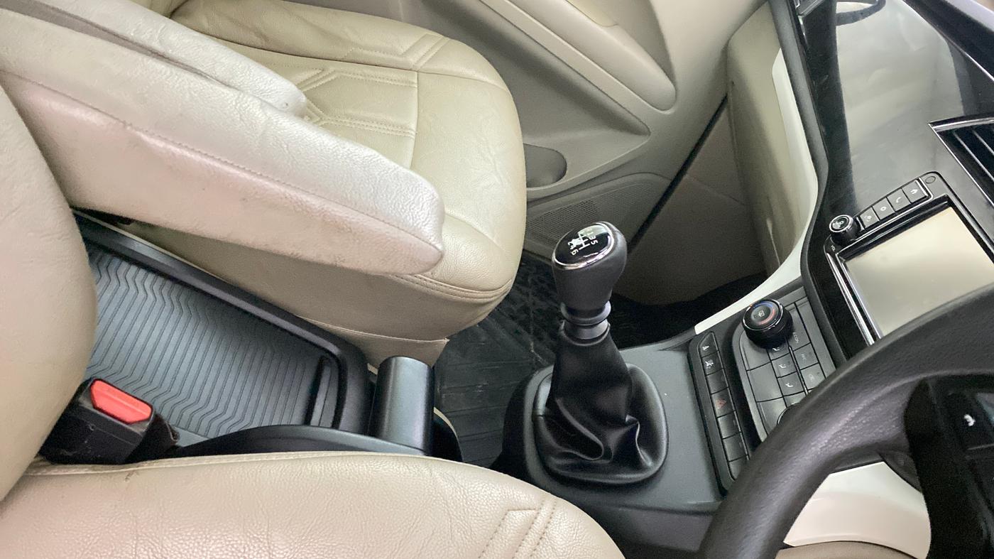 2018 Mahindra MARAZZO M6 8 STR, Diesel, Manual, 1,32,777 km, Gear Lever