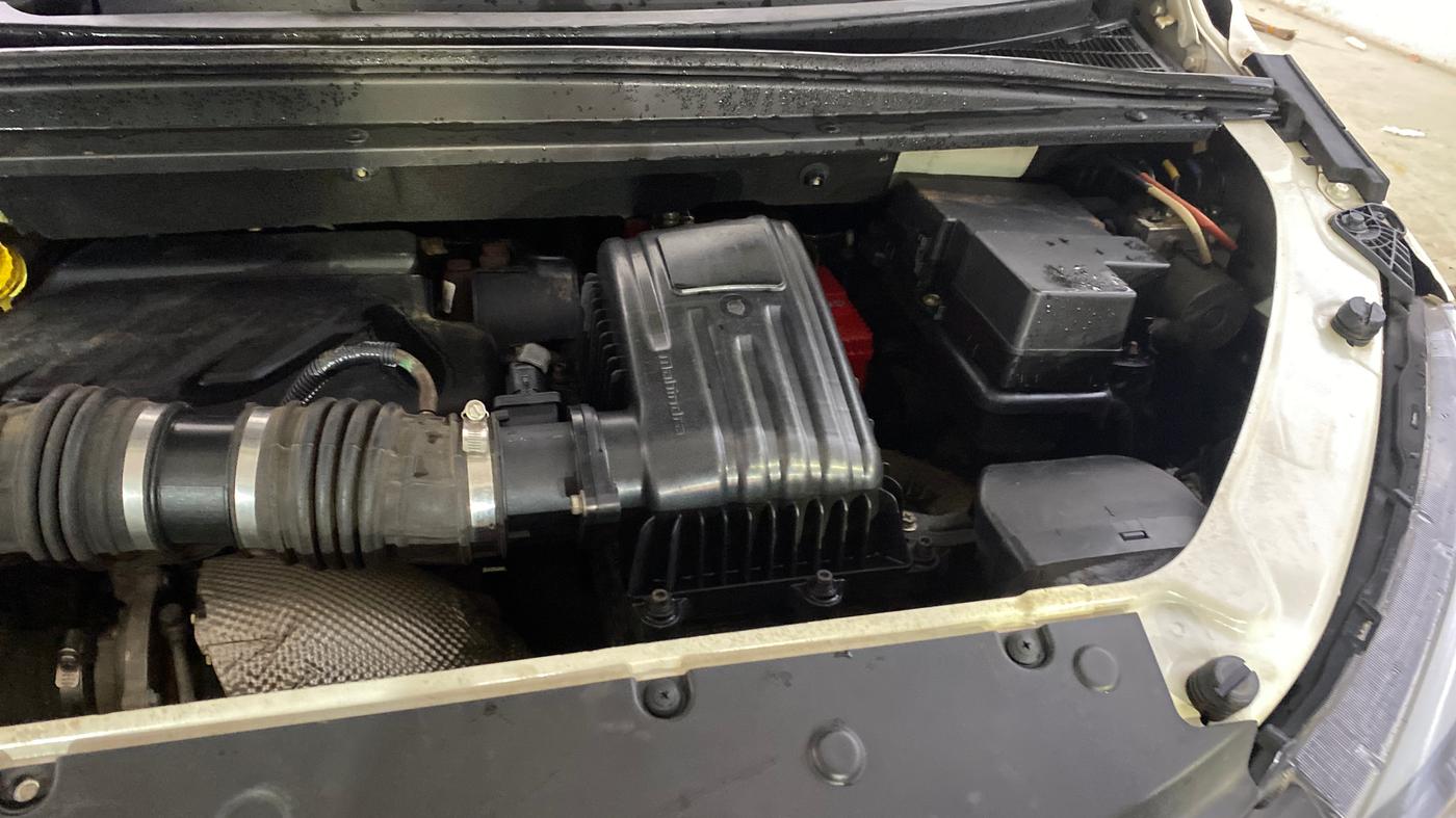 2018 Mahindra MARAZZO M6 8 STR, Diesel, Manual, 1,32,777 km, Engine View - Left