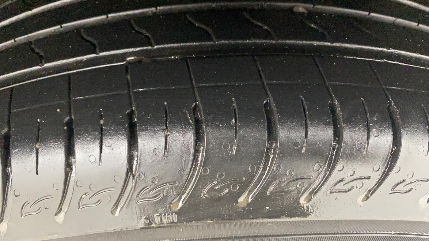 2023 KIA CARENS PRESTIGE PLUS 1.5 PETROL IMT 7 STR, Petrol, Manual, 6,537 km, Left Rear Tyre Tread