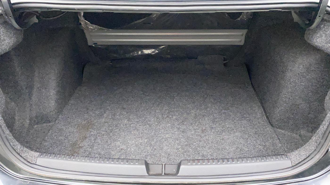 2018 Volkswagen Vento HIGHLINE PLUS 1.5 AT 16 ALLOY, Diesel, Automatic, 76,910 km, Boot Inside