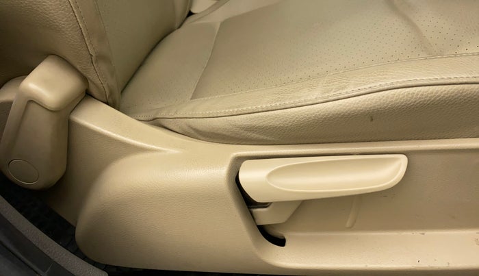 2018 Volkswagen Vento HIGHLINE PLUS 1.5 AT 16 ALLOY, Diesel, Automatic, 76,910 km, Driver Side Adjustment Panel