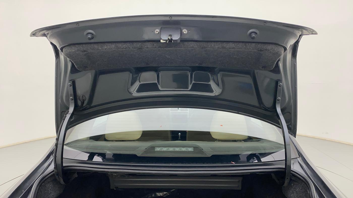 2018 Volkswagen Vento HIGHLINE PLUS 1.5 AT 16 ALLOY, Diesel, Automatic, 76,910 km, Boot Door Open
