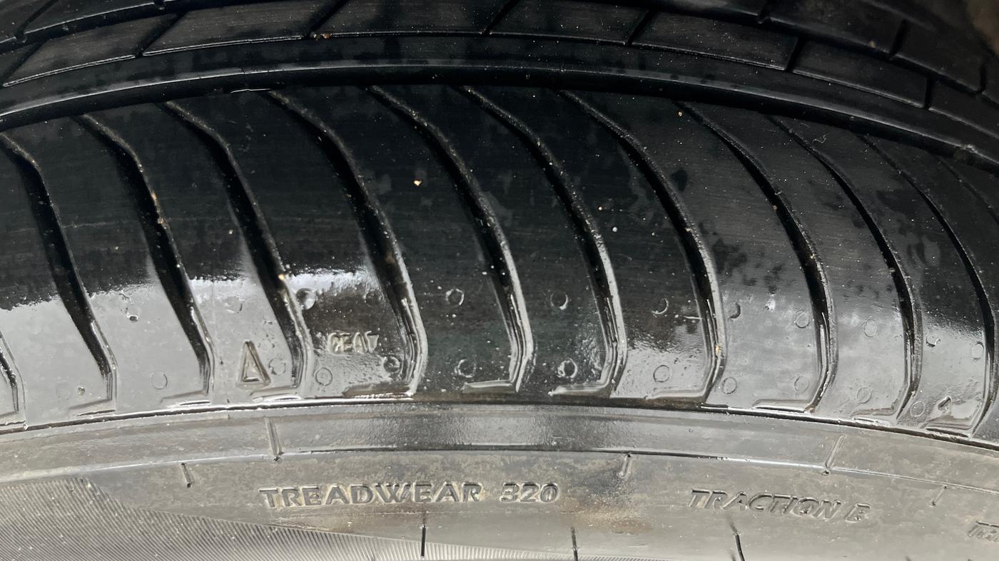 2025 Tata Tiago XZA, Petrol, Automatic, 5,081 km, Right Rear Tyre Tread