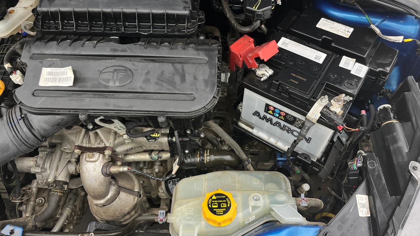 2025 Tata Tiago XZA, Petrol, Automatic, 5,081 km, Engine View - Left