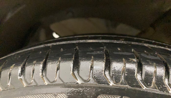 2019 Maruti Dzire VXI AMT, Petrol, Automatic, 41,291 km, Left Front Tyre Tread