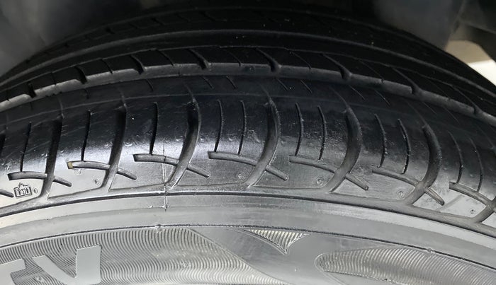 2018 Maruti Ciaz DELTA 1.5 SHVS VVT MT, Petrol, Manual, 23,750 km, Left Rear Tyre Tread