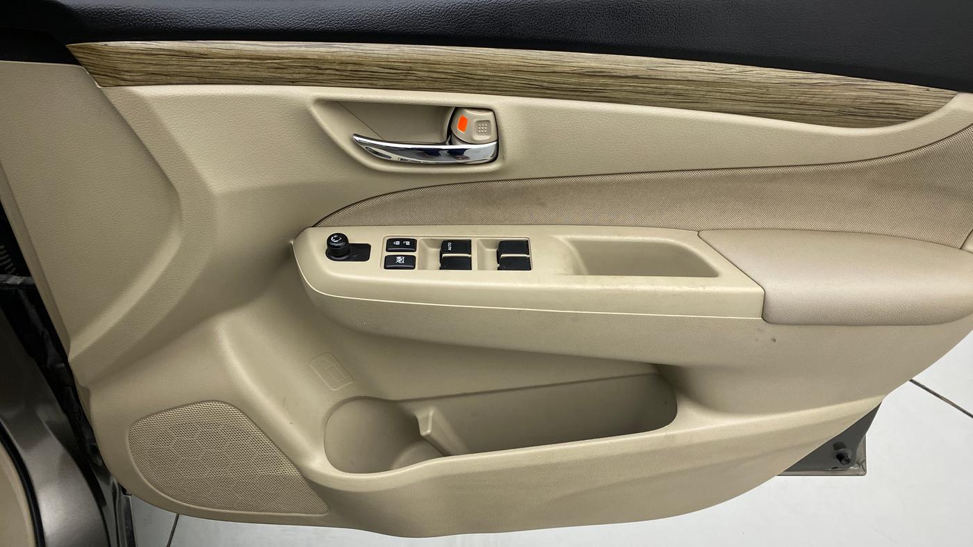 2018 Maruti Ciaz DELTA 1.5 SHVS VVT MT, Petrol, Manual, 23,750 km, Driver Side Door Panels Control