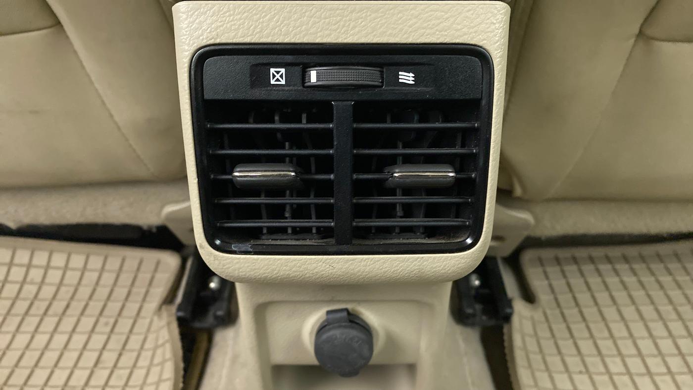 2018 Maruti Ciaz DELTA 1.5 SHVS VVT MT, Petrol, Manual, 23,750 km, Rear AC Vents