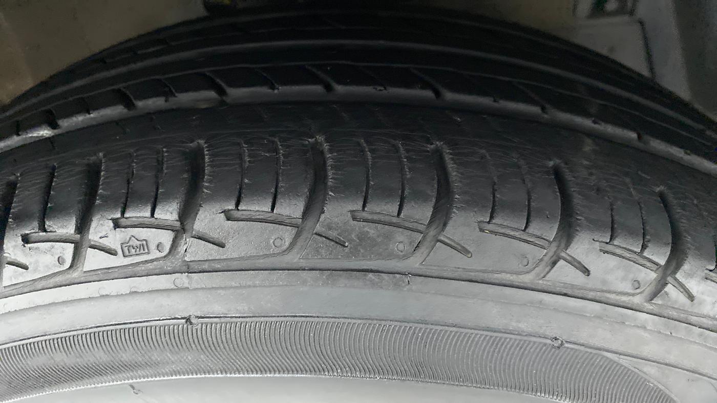 2018 Maruti Ciaz DELTA 1.5 SHVS VVT MT, Petrol, Manual, 23,750 km, Right Front Tyre Tread