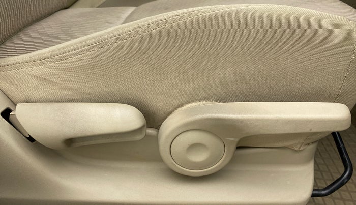 2018 Maruti Ciaz DELTA 1.5 SHVS VVT MT, Petrol, Manual, 23,750 km, Driver Side Adjustment Panel