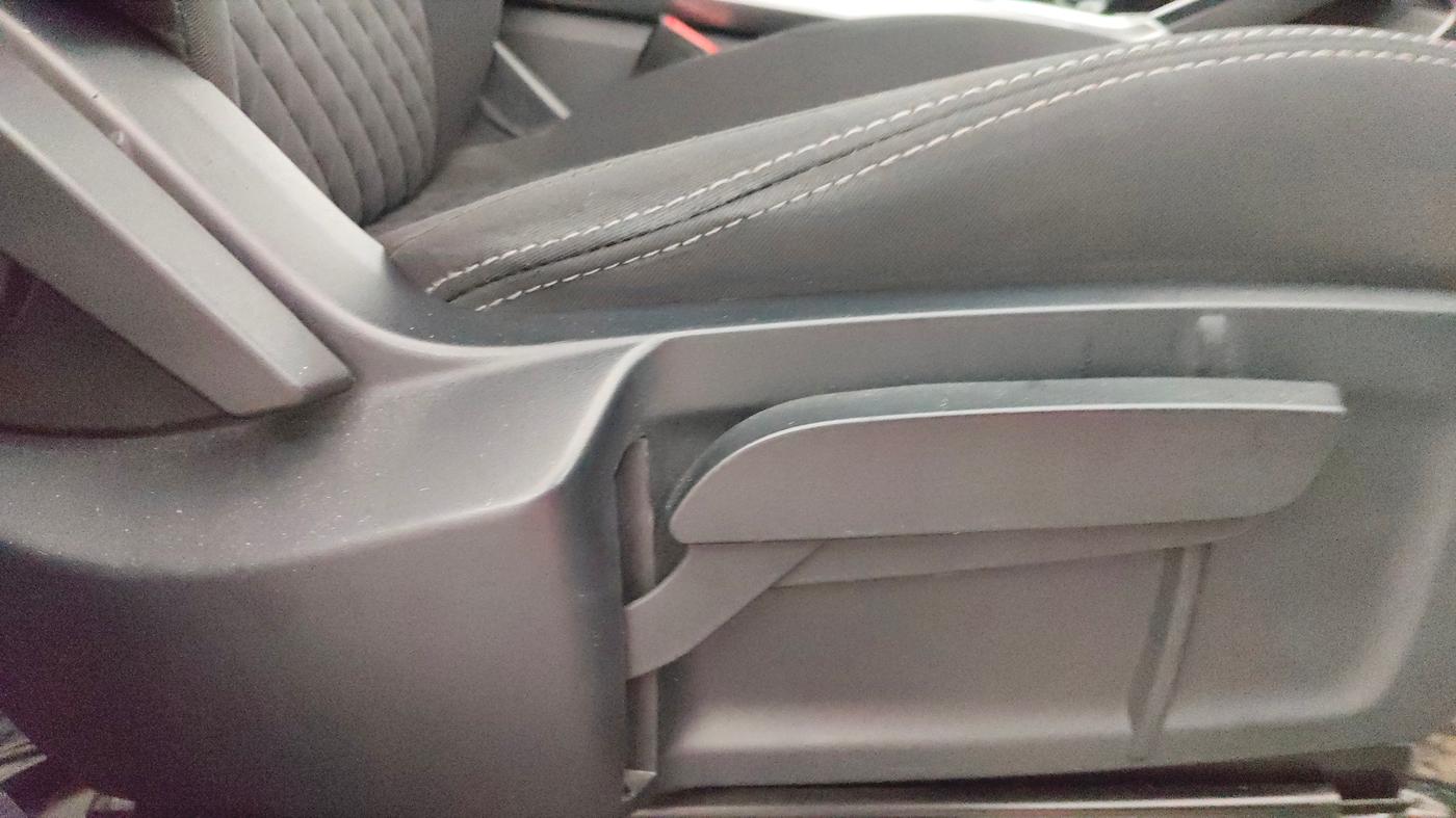 2020 Tata Harrier XT 2.0L KRYOTEC, Diesel, Manual, 65,046 km, Driver Side Adjustment Panel