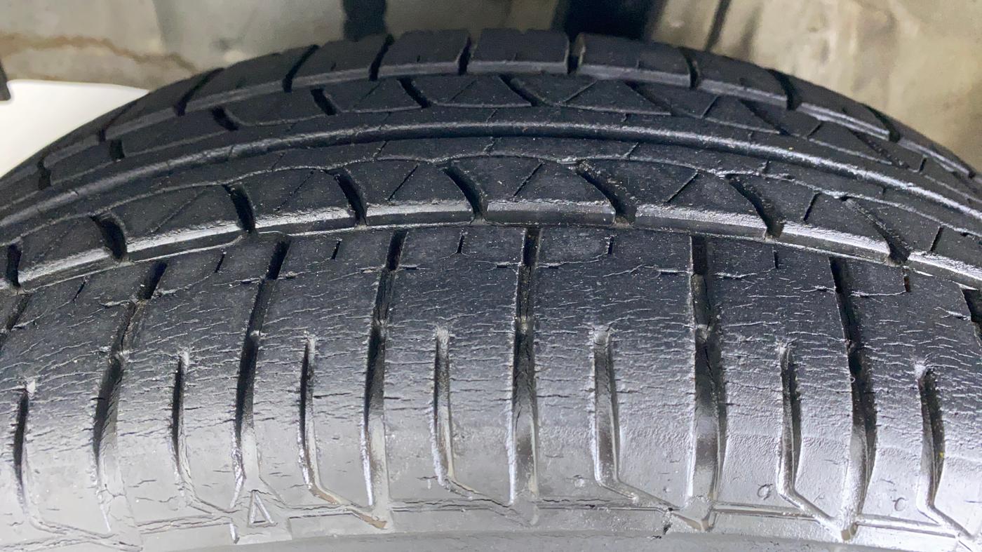 2011 Toyota Etios G, Petrol, Manual, 53,329 km, Left Front Tyre Tread