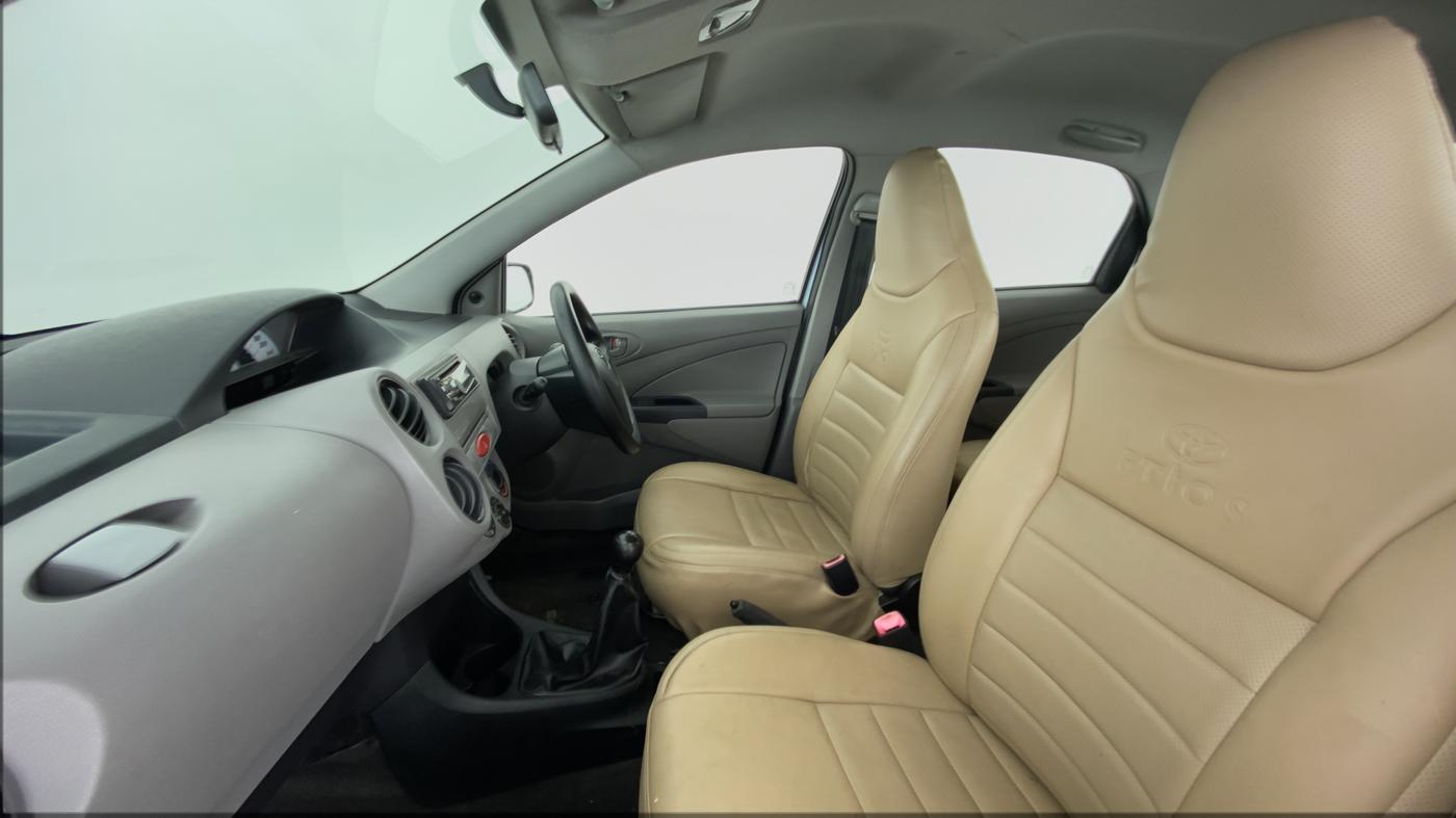 2011 Toyota Etios G, Petrol, Manual, 53,329 km, Right Side Front Door Cabin