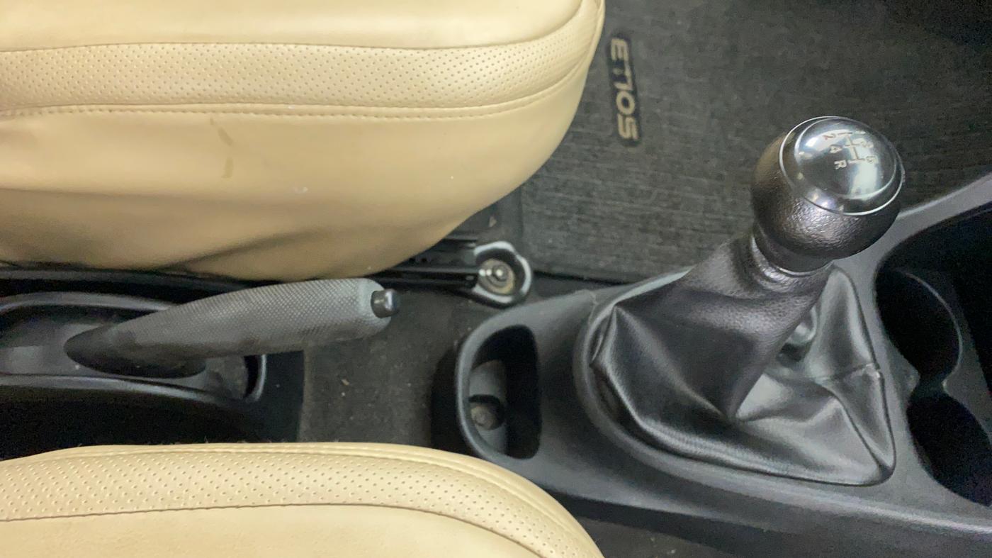 2011 Toyota Etios G, Petrol, Manual, 53,329 km, Gear Lever