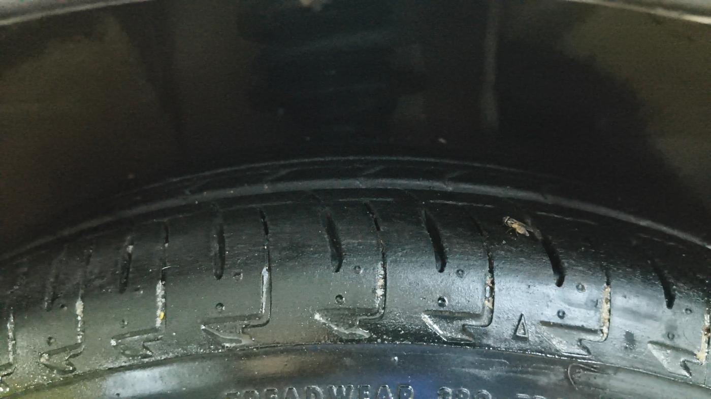 2021 Maruti IGNIS DELTA 1.2 AMT, Petrol, Automatic, 49,853 km, Right Front Tyre Tread