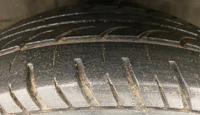 2010 Hyundai i10 SPORTZ 1.2, Petrol, Manual, 91,694 km, Right Front Tyre Tread