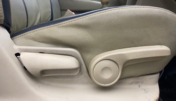 2013 Maruti Ertiga ZXI, Petrol, Manual, 75,203 km, Driver Side Adjustment Panel