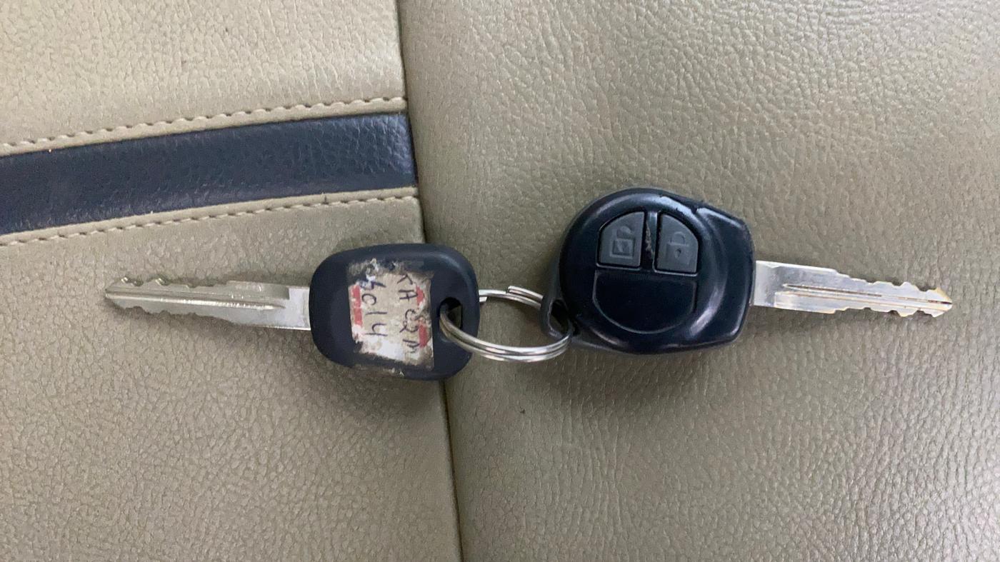 2013 Maruti Ertiga ZXI, Petrol, Manual, 75,203 km, Key Close Up